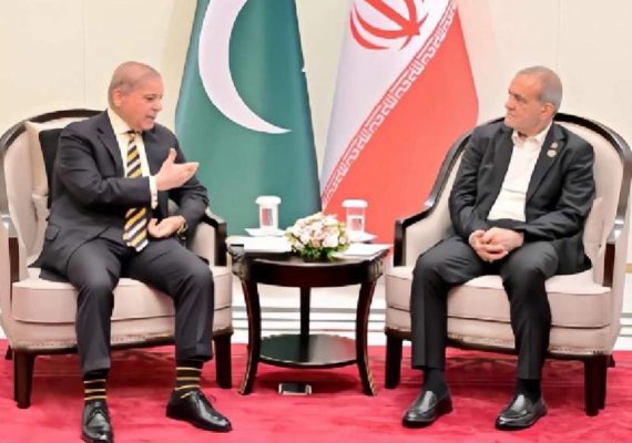 شهباز شريف وبزشكيان يؤكدان أهمية تعزيز التعاون الثنائي والمضي قدماً في تنفيذ تفاهمات «إسلام آباد»